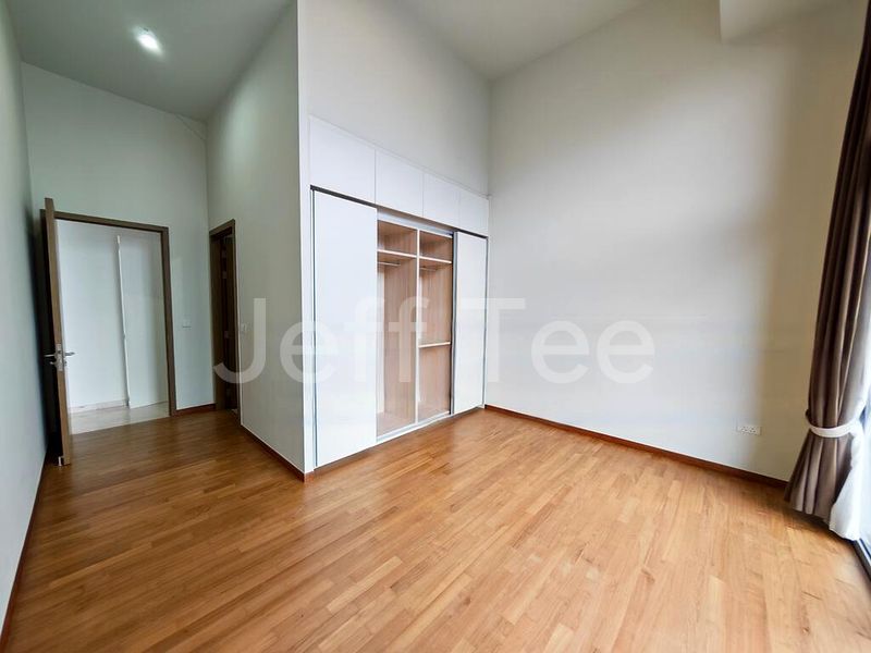 5 Bed Condo for Rent in  UIC Building - Image 9